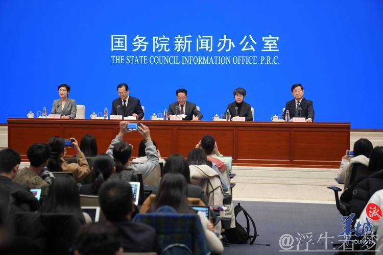 国务院去年采纳5000余条代表委员建议 推出2000余项政策举措（权威发布）